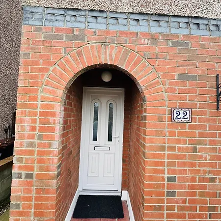 4 Bedroom Garden Patio House Near Centre * Дроэда