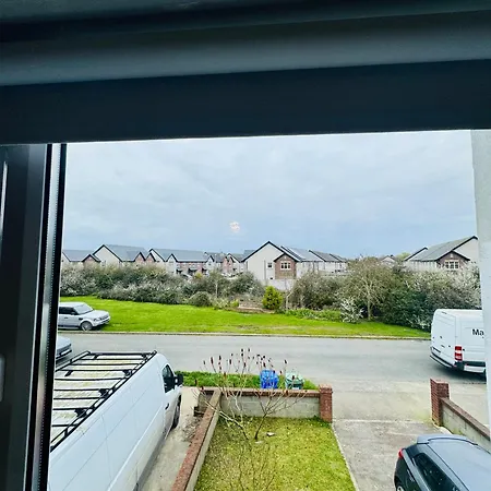 Дом отдыха 4 Bedroom Garden Patio House Near Centre *